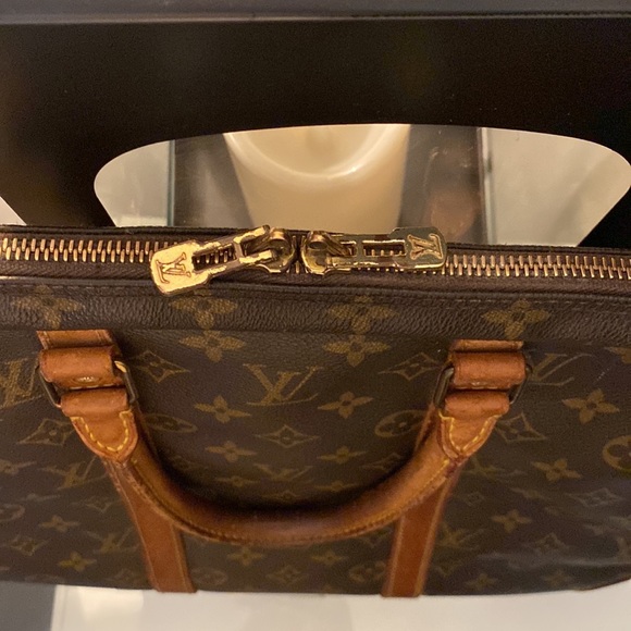 Authentic Louis Vuitton Monogram Porte-Documents Voyage - Picture 5 of 16